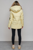 Оптом Зимняя женская куртка модная с капюшоном желтого цвета 589827J в Казани, фото 6