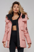 Оптом Зимняя женская куртка модная с капюшоном розового цвета 589827R в Казани, фото 20
