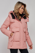 Оптом Зимняя женская куртка модная с капюшоном розового цвета 589827R в Казани, фото 24