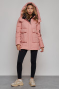 Оптом Зимняя женская куртка модная с капюшоном розового цвета 589827R в Казани, фото 6