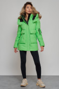Оптом Зимняя женская куртка модная с капюшоном зеленого цвета 589827Z в Казани, фото 19