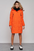Оптом Пальто утепленное молодежное зимнее женское оранжевого цвета 589899O в Омске