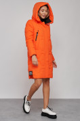 Оптом Пальто утепленное молодежное зимнее женское оранжевого цвета 589899O в  Красноярске, фото 5