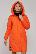 Оптом Пальто утепленное молодежное зимнее женское оранжевого цвета 589899O в Волгоградке, фото 7