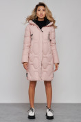 Оптом Пальто утепленное молодежное зимнее женское розового цвета 589899R в Омске