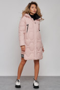 Оптом Пальто утепленное молодежное зимнее женское розового цвета 589899R в Омске, фото 2