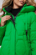 Оптом Пальто утепленное молодежное зимнее женское зеленого цвета 589899Z в  Красноярске, фото 15