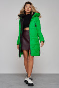 Оптом Пальто утепленное молодежное зимнее женское зеленого цвета 589899Z в Санкт-Петербурге, фото 19