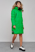 Оптом Пальто утепленное молодежное зимнее женское зеленого цвета 589899Z в Нижнем Новгороде, фото 2