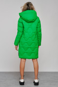 Оптом Пальто утепленное молодежное зимнее женское зеленого цвета 589899Z в Екатеринбурге, фото 4