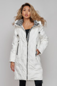 Оптом Пальто утепленное молодежное зимнее женское белого цвета 59121Bl в Уфе, фото 4