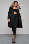 Оптом Пальто утепленное молодежное зимнее женское черного цвета 59121Ch в Волгоградке, фото 20