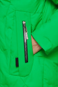 Оптом Пальто утепленное молодежное зимнее женское зеленого цвета 59121Z в  Красноярске, фото 12