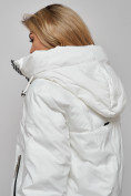 Оптом Пальто утепленное молодежное зимнее женское белого цвета 59122Bl в Омске, фото 24
