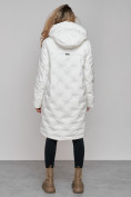Оптом Пальто утепленное молодежное зимнее женское белого цвета 59122Bl в Омске, фото 4