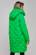 Оптом Пальто утепленное молодежное зимнее женское зеленого цвета 59122Z в Казани, фото 6