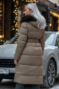 Оптом Пальто женское зимние с мехом песец люкс класса коричневого цвета 611_1K, фото 3
