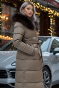 Оптом Пальто женское зимние с мехом песец люкс класса коричневого цвета 611_1K, фото 2