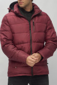 Оптом Куртка спортивная мужская с капюшоном бордового цвета 62186Bo в Казани, фото 9