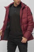 Оптом Куртка спортивная мужская с капюшоном бордового цвета 62186Bo в Казани, фото 18