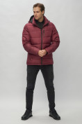 Оптом Куртка спортивная мужская с капюшоном бордового цвета 62186Bo в Казани, фото 3
