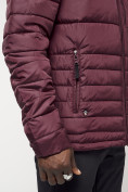 Оптом Куртка спортивная мужская с капюшоном бордового цвета 62220Bo в Екатеринбурге, фото 13