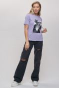 Оптом Женские футболки с принтом фиолетового цвета 65016F в Екатеринбурге, фото 2