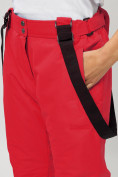 Оптом Полукомбинезон брюки горнолыжные женские big size красного цвета 66413Kr в Казани, фото 8