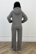 Оптом Женский утеплённый спортивный костюм с начёсом серого цвета 7170Sr, фото 8
