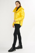 Оптом Куртка зимняя желтого цвета 7223J в Екатеринбурге, фото 3