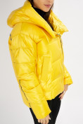 Оптом Куртка зимняя желтого цвета 7223J в Казани, фото 9