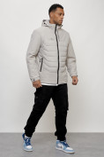 Оптом Куртка молодежная мужская весенняя с капюшоном светло-серого цвета 7302SS в Оренбурге, фото 3