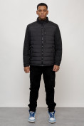 Оптом Куртка молодежная мужская весенняя 2024 года черного цвета 7305Ch в Оренбурге
