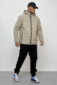 Оптом Куртка молодежная мужская весенняя с капюшоном бежевого цвета 7306B в Барнауле, фото 3