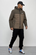 Оптом Куртка молодежная мужская весенняя с капюшоном коричневого цвета 7306K в Кемерово, фото 12