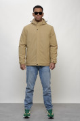Оптом Куртка молодежная мужская весенняя с капюшоном бежевого цвета 7307B в Ижевск