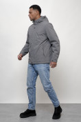 Оптом Куртка молодежная мужская весенняя с капюшоном серого цвета 7307Sr в  Красноярске, фото 9