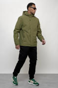 Оптом Куртка молодежная мужская весенняя с капюшоном зеленого цвета 7307Z в  Красноярске, фото 3