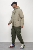 Оптом Куртка молодежная мужская весенняя с капюшоном бежевого цвета 7322B в Уфе, фото 2