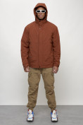 Оптом Куртка молодежная мужская весенняя с капюшоном коричневого цвета 7323K в Перми, фото 15