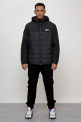 Оптом Куртка спортивная великан мужская с капюшоном черного цвета 7328Ch в Сочи