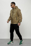 Оптом Куртка спортивная мужская весенняя с капюшоном горчичного цвета 7335G в Краснодаре, фото 9