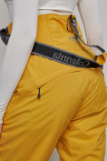 Оптом Полукомбинезон с высокой посадкой женский зимний горчичного цвета 7399G в Саратове, фото 19