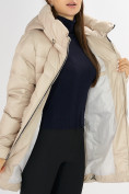 Оптом Куртка зимняя big size бежевого цвета 7519B в Казани, фото 16