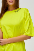 Оптом Женские футболки с надписями желтого цвета 76013J в Казани, фото 4