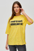Оптом Женские футболки с надписями желтого цвета 76029J в Казани, фото 4