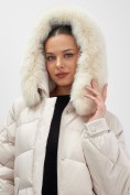 Оптом Куртка зимняя женская с мехом и капюшоном тренд бежевого цвета 7608B, фото 4