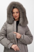 Оптом Куртка зимняя женская с мехом и капюшоном тренд коричневого цвета 7608K, фото 10