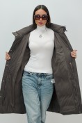 Оптом Пальто зимнее утепленное с капюшоном женское темно-коричневого цвета 7618TK, фото 19