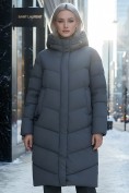 Оптом Пальто зимнее утепленное с капюшоном женское темно-серого цвета 7623TC